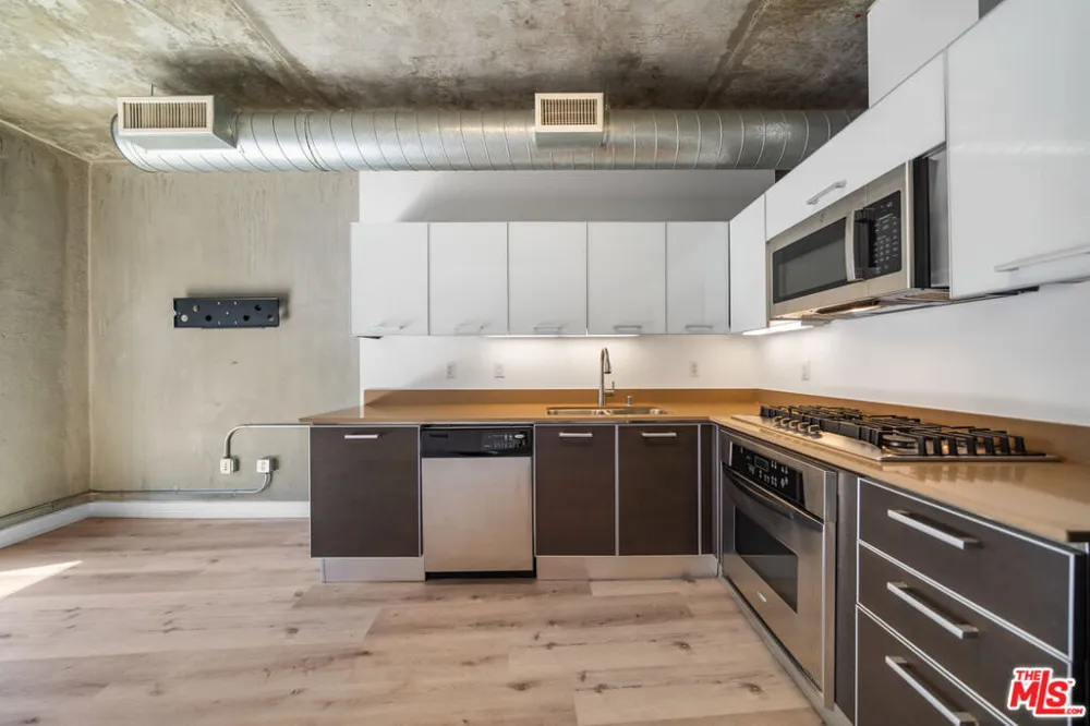 645 W 9th Street #501 Los Angeles, CA 90015