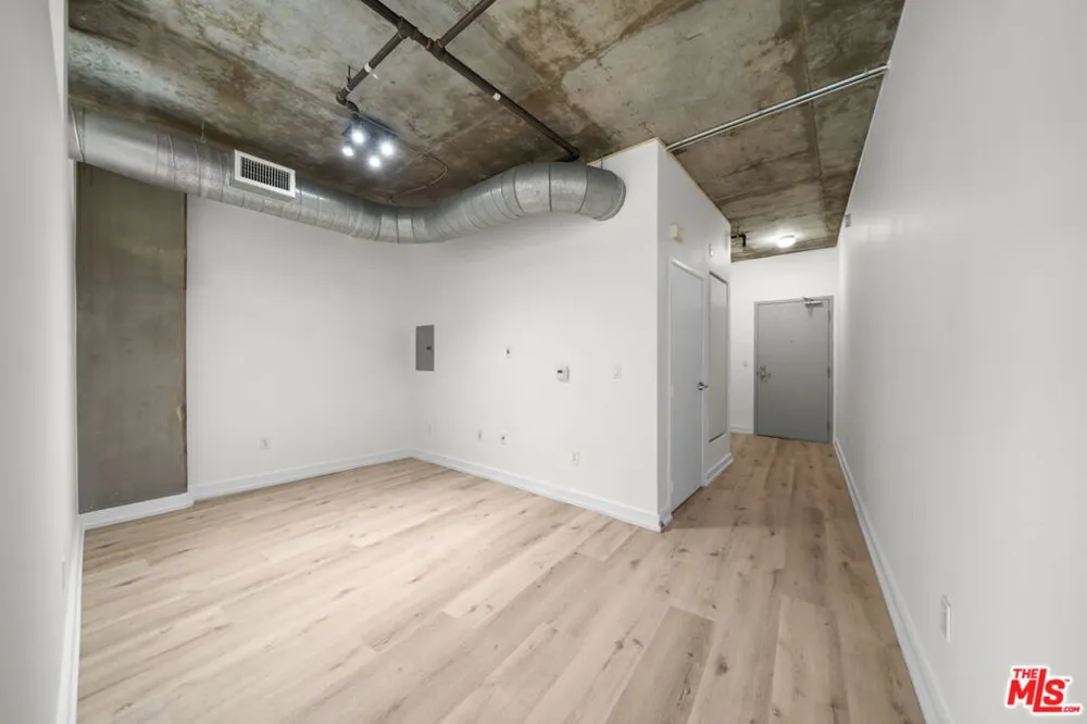 645 W 9th Street #501 Los Angeles, CA 90015