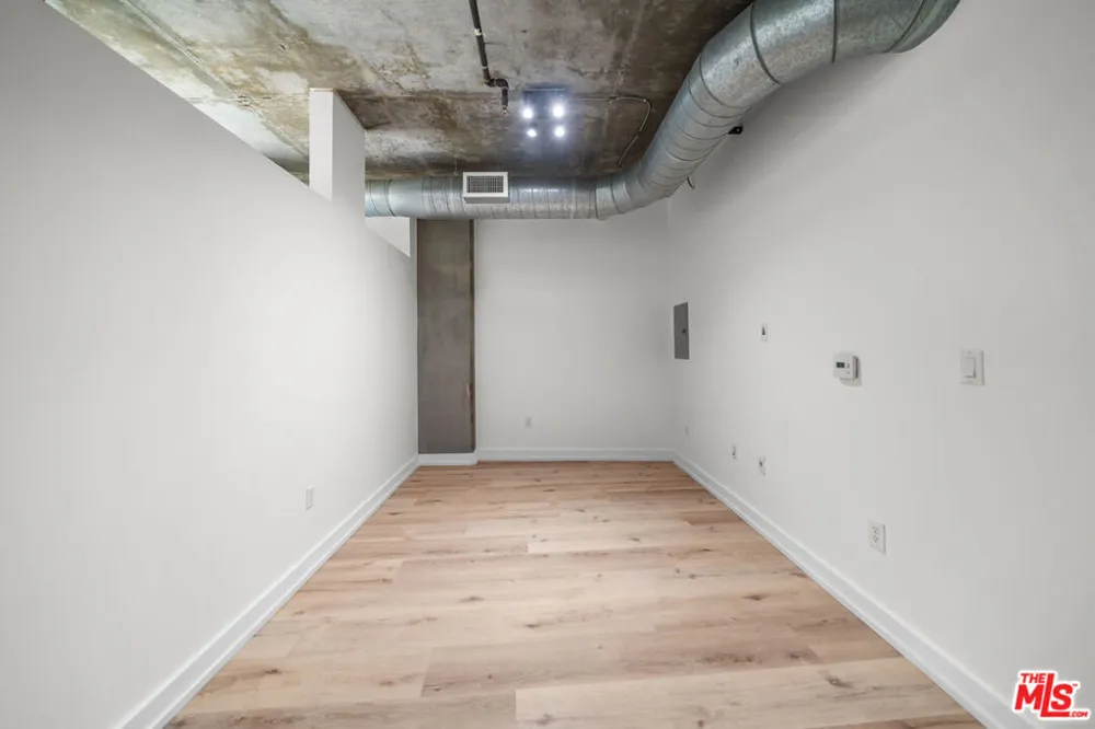 645 W 9th Street #501 Los Angeles, CA 90015