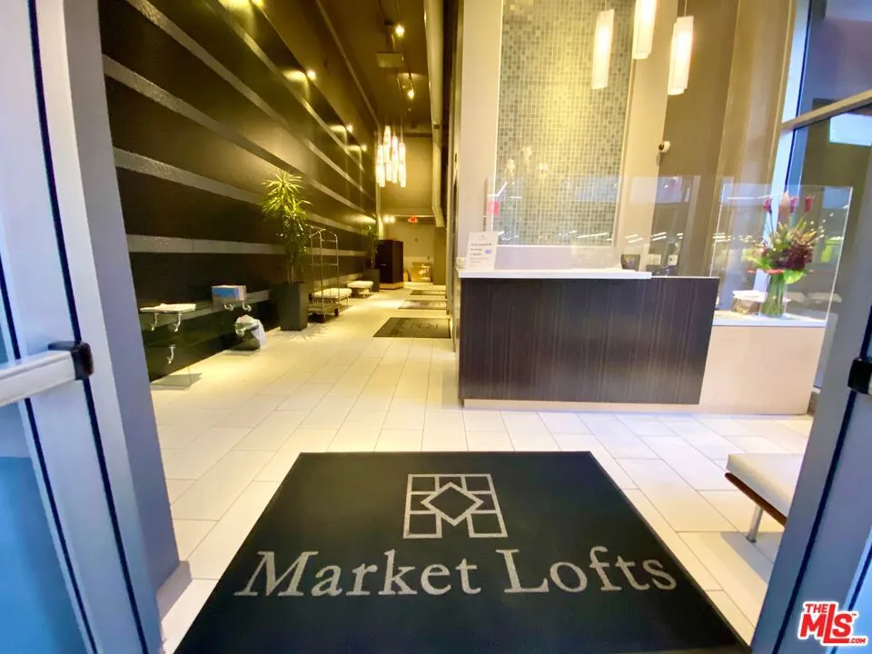 645 W 9th Street #501 Los Angeles, CA 90015
