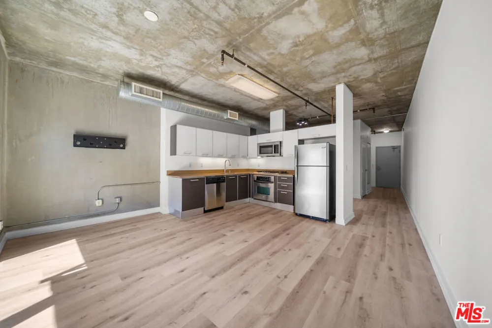 645 W 9th Street #501 Los Angeles, CA 90015