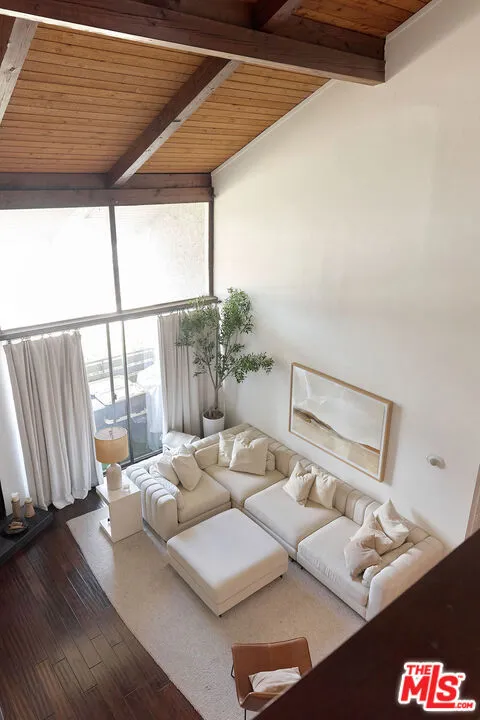 11706 Montana Avenue #309 Los Angeles, CA 90049