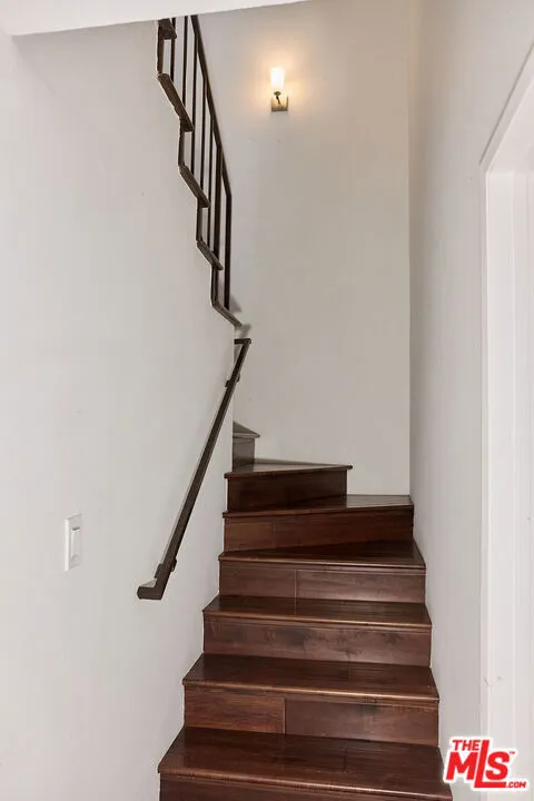 11706 Montana Avenue #309 Los Angeles, CA 90049