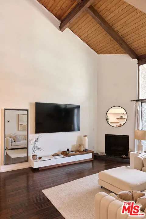 11706 Montana Avenue #309 Los Angeles, CA 90049