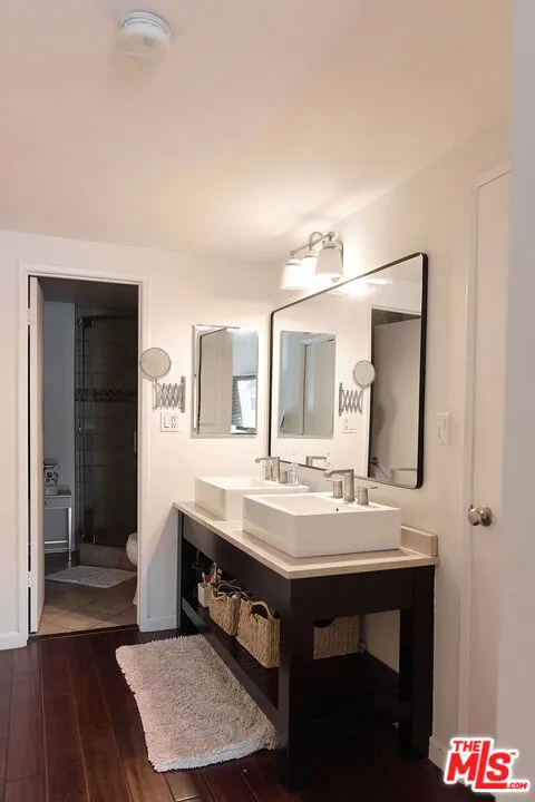 11706 Montana Avenue #309 Los Angeles, CA 90049