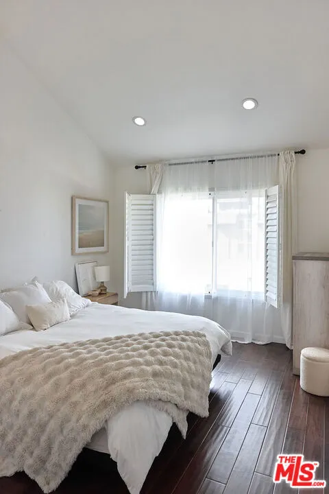 11706 Montana Avenue #309 Los Angeles, CA 90049