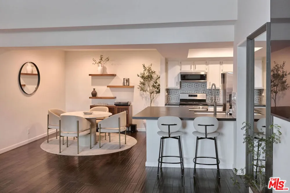 11706 Montana Avenue #309 Los Angeles, CA 90049