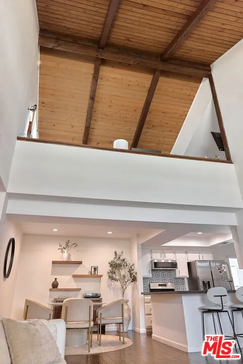 11706 Montana Avenue #309 Los Angeles, CA 90049