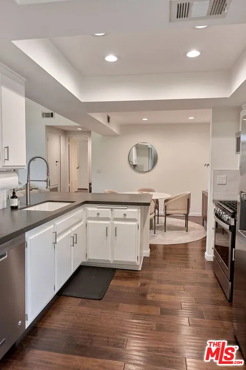 11706 Montana Avenue #309 Los Angeles, CA 90049