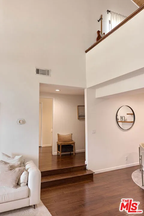 11706 Montana Avenue #309 Los Angeles, CA 90049