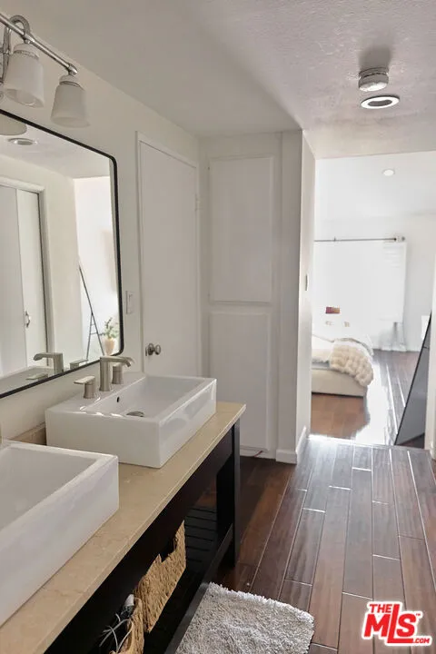 11706 Montana Avenue #309 Los Angeles, CA 90049