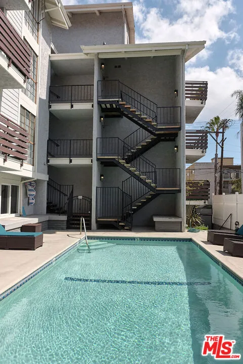 11706 Montana Avenue #309 Los Angeles, CA 90049