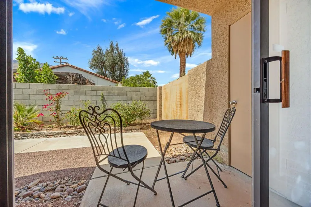 377 Cabrillo Road Palm Springs, CA 92262