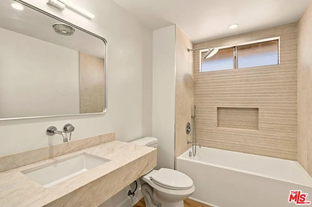 2214 Dufour Avenue #B Redondo Beach, CA 90278