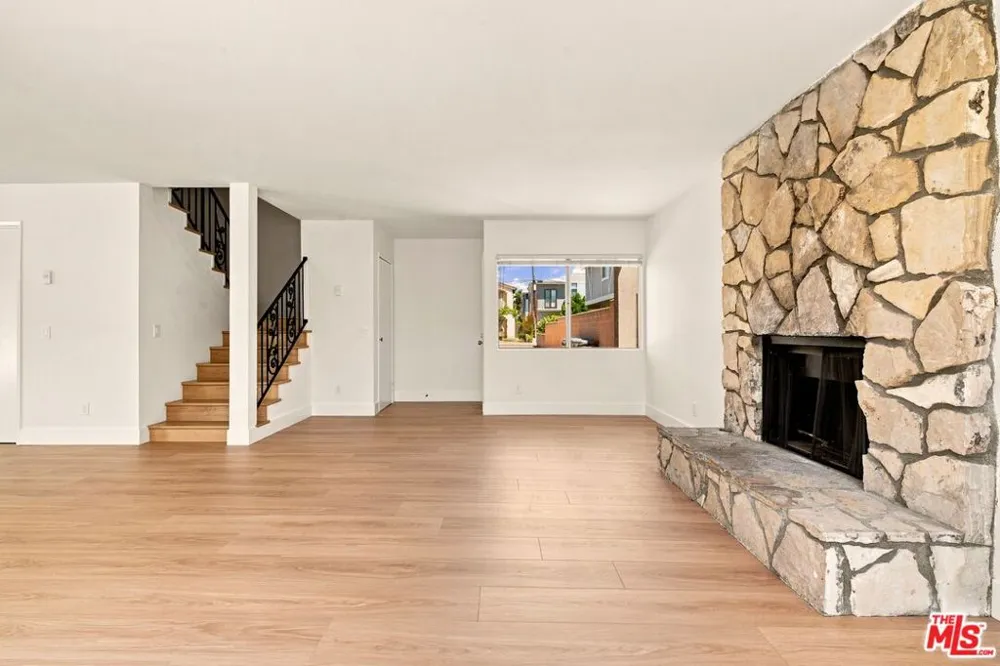 2214 Dufour Avenue #B Redondo Beach, CA 90278