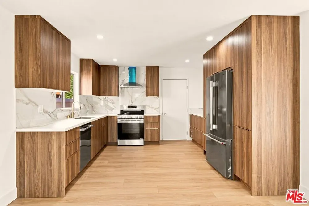 2214 Dufour Avenue #B Redondo Beach, CA 90278
