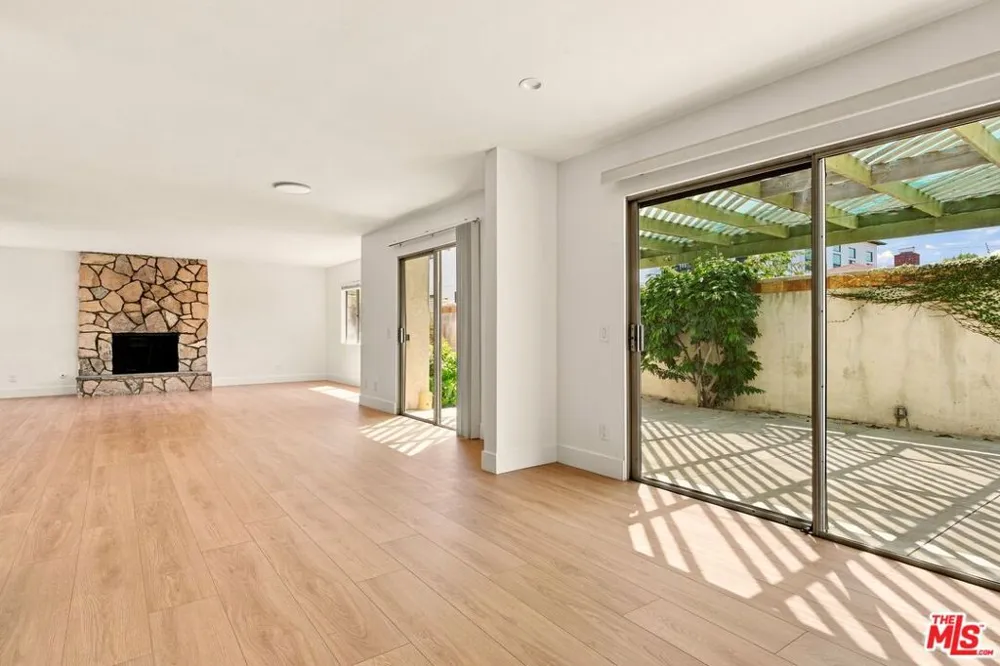 2214 Dufour Avenue #B Redondo Beach, CA 90278