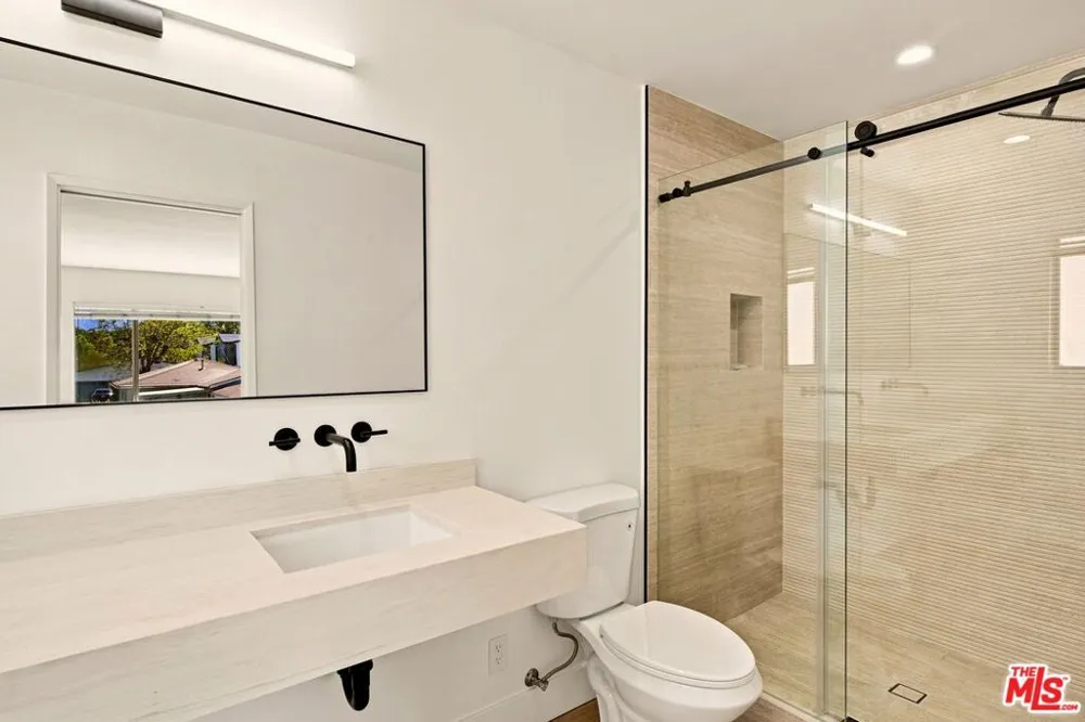 2214 Dufour Avenue #B Redondo Beach, CA 90278