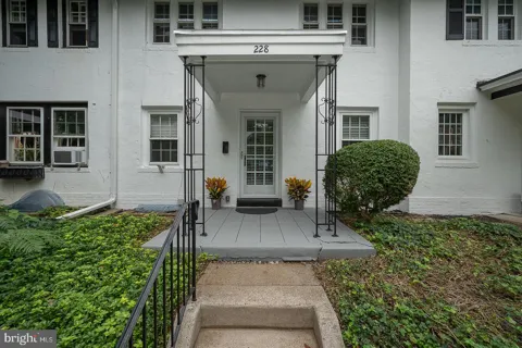 228 MONTGOMERY