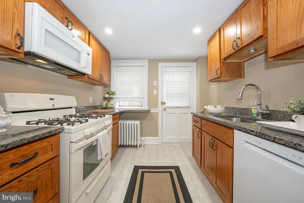 228 MONTGOMERY Haverford, PA 19041