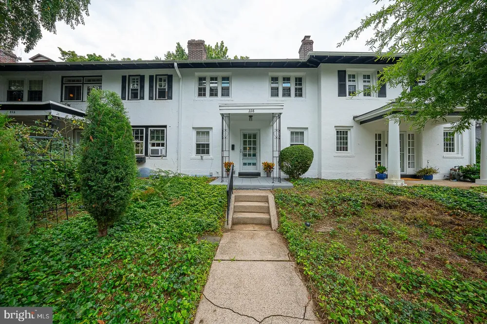 228 MONTGOMERY Haverford, PA 19041