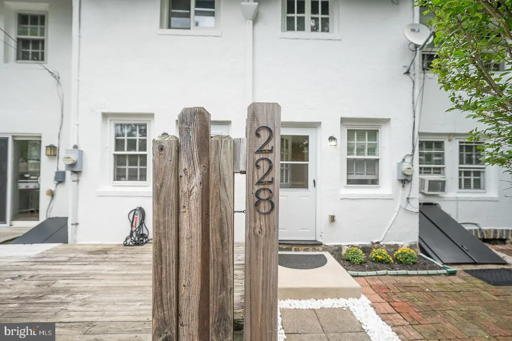228 MONTGOMERY Haverford, PA 19041