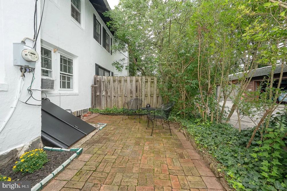 228 MONTGOMERY Haverford, PA 19041