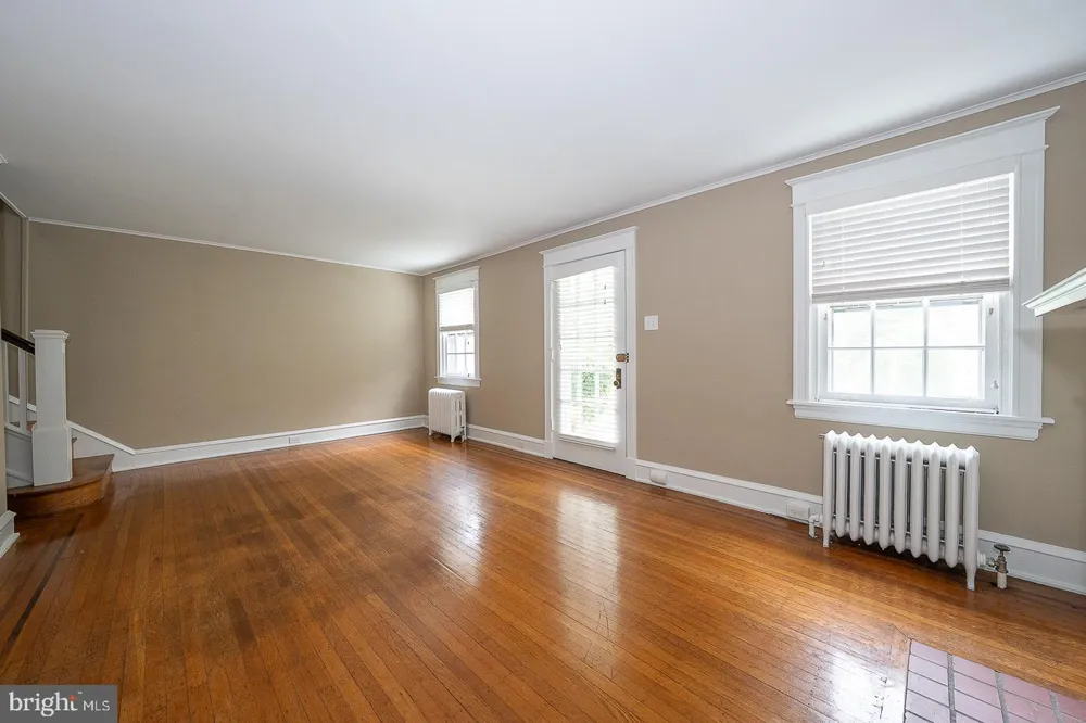 228 MONTGOMERY Haverford, PA 19041
