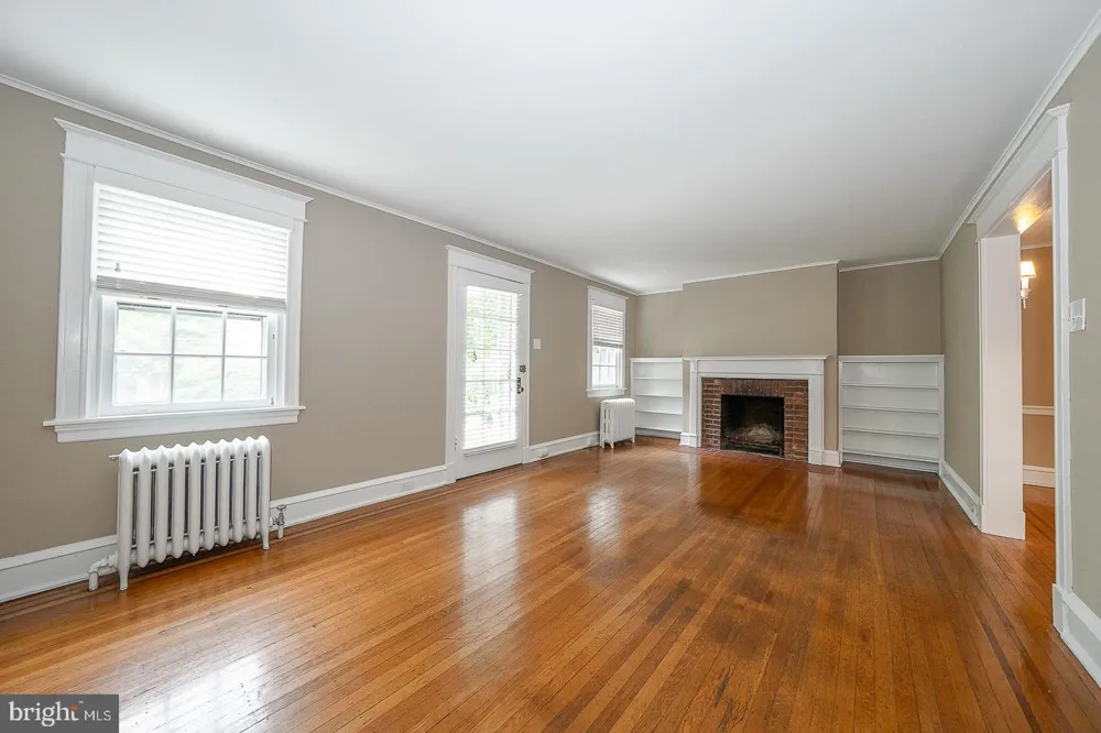228 MONTGOMERY Haverford, PA 19041