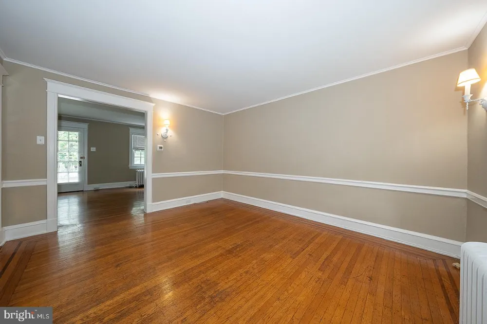 228 MONTGOMERY Haverford, PA 19041