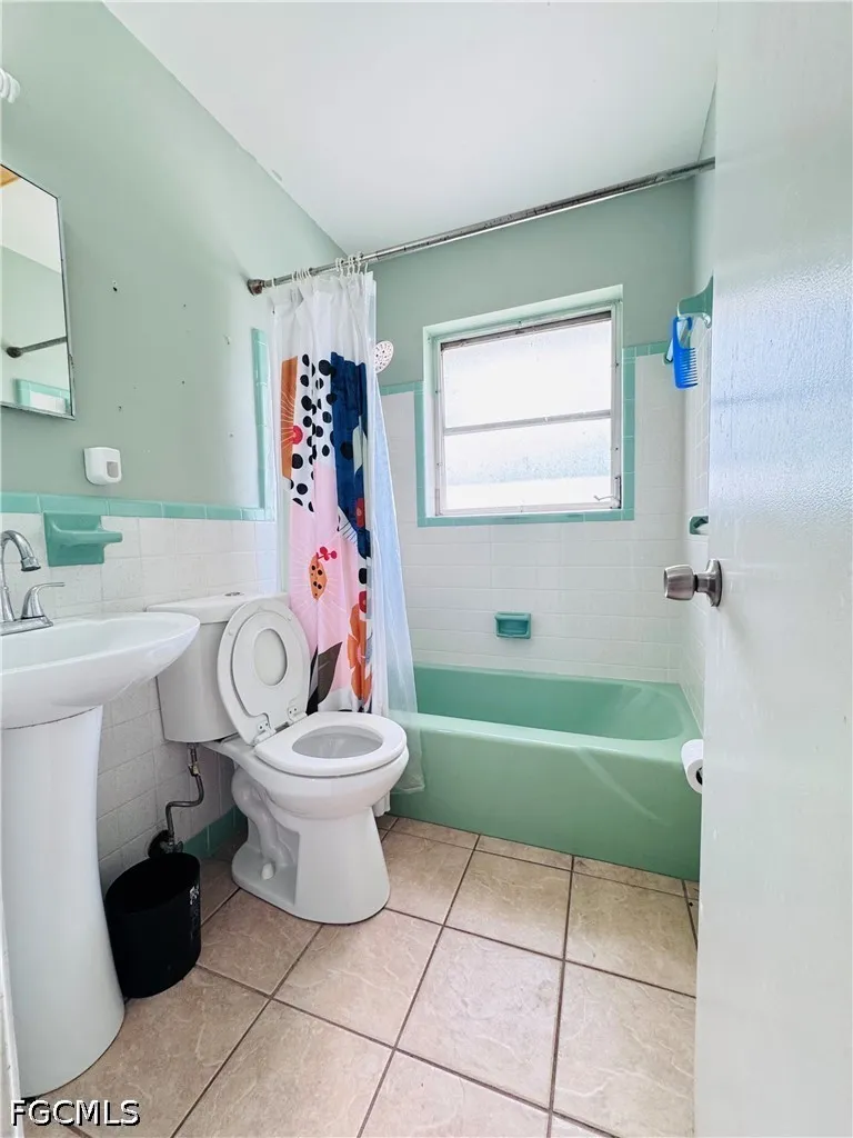 Kelly Street Fort Myers, FL 33901