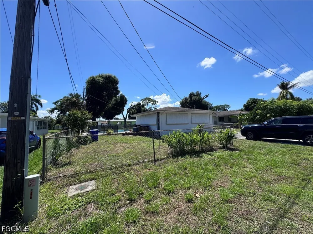 Kelly Street Fort Myers, FL 33901