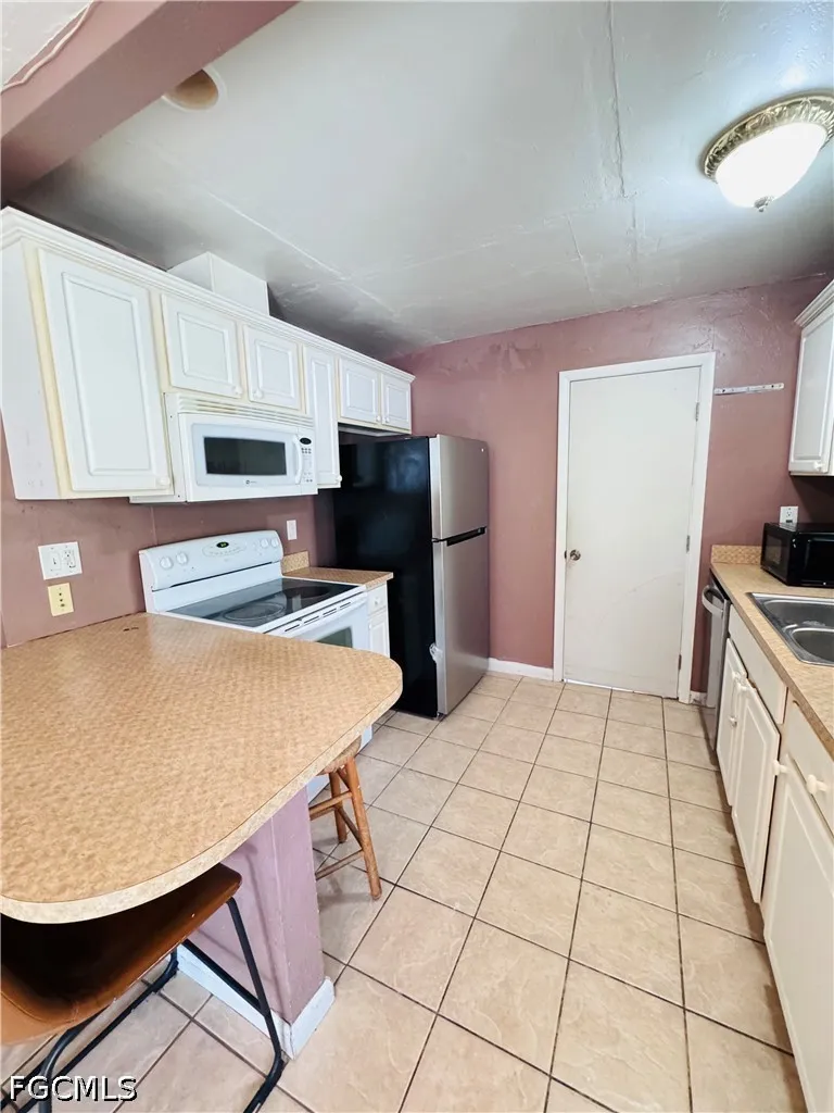Kelly Street Fort Myers, FL 33901