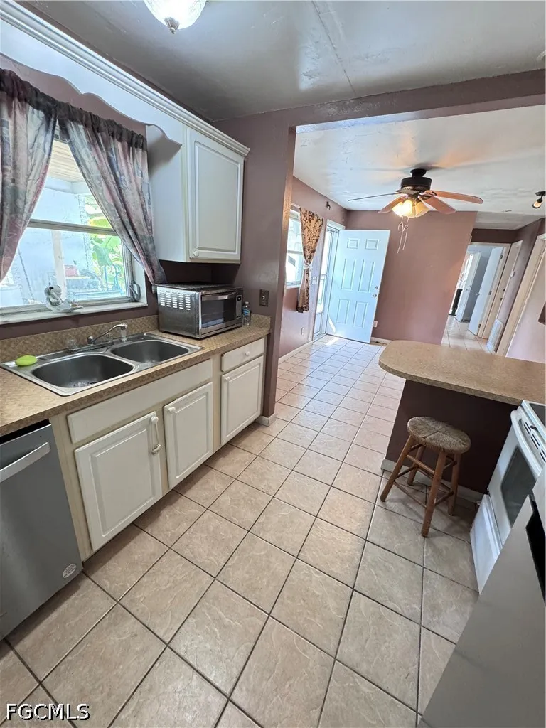 Kelly Street Fort Myers, FL 33901