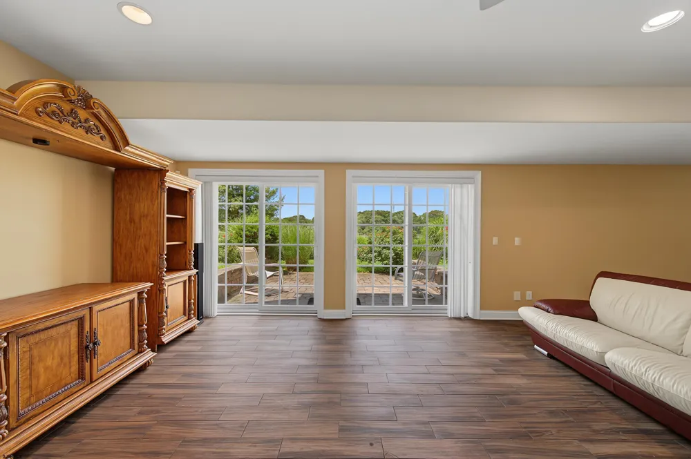 1 Barr Ct Linwood, NJ 08221