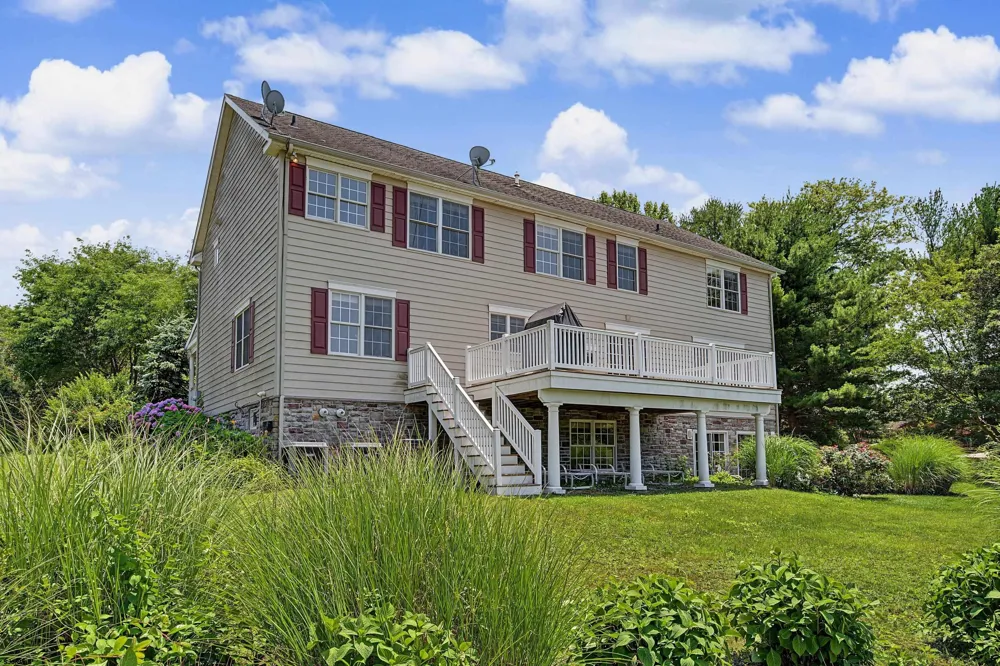 1 Barr Ct Linwood, NJ 08221