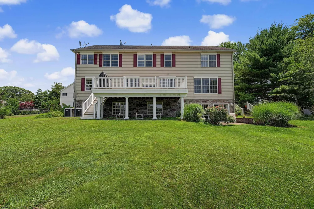 1 Barr Ct Linwood, NJ 08221