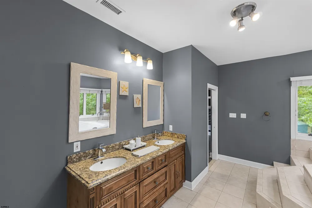 209 Shady Knoll Ln Galloway Township, NJ 08205