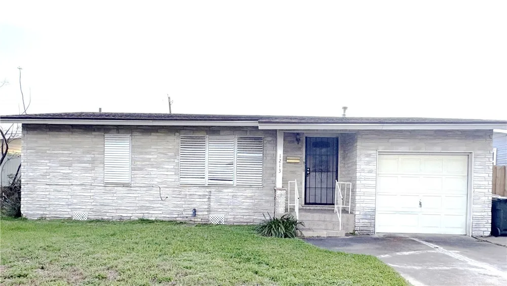 1213 Belmeade Drive Corpus Christi, TX 78412