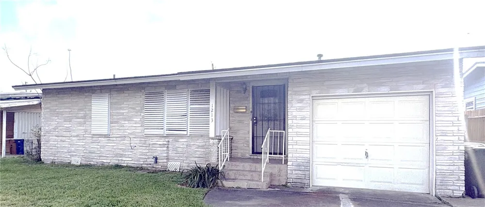 1213 Belmeade Drive Corpus Christi, TX 78412