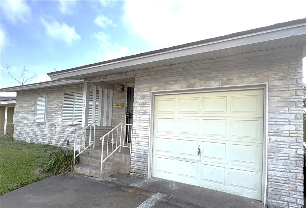 1213 Belmeade Drive Corpus Christi, TX 78412