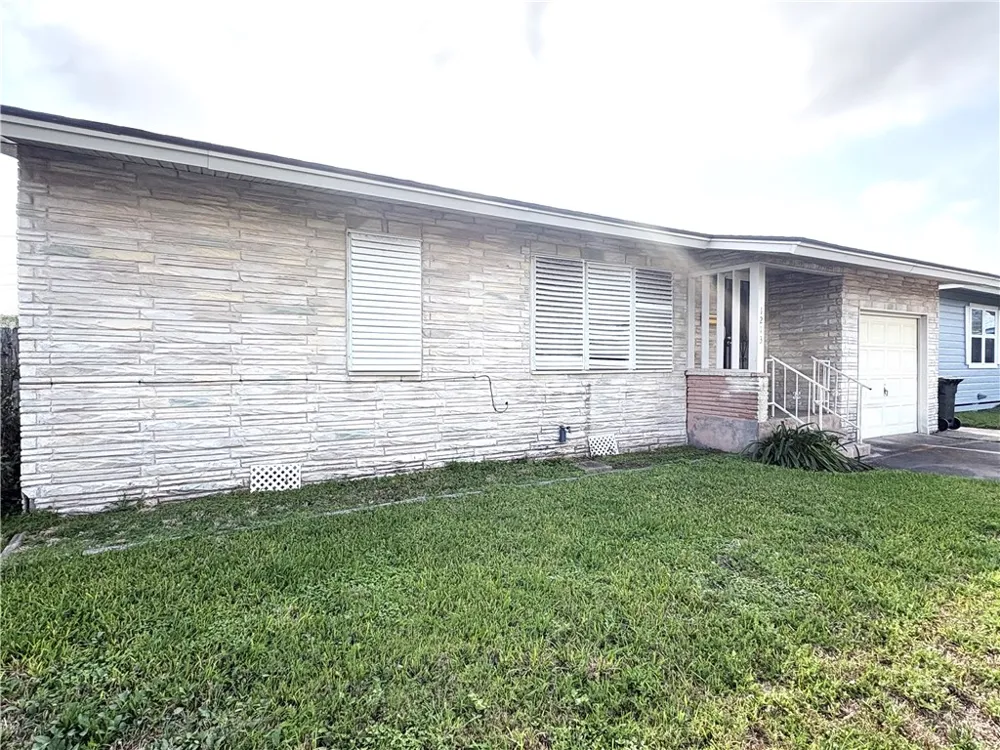 1213 Belmeade Drive Corpus Christi, TX 78412