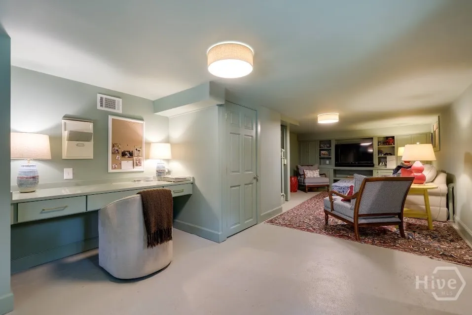 403 Parkway Drive Athens, GA 30606