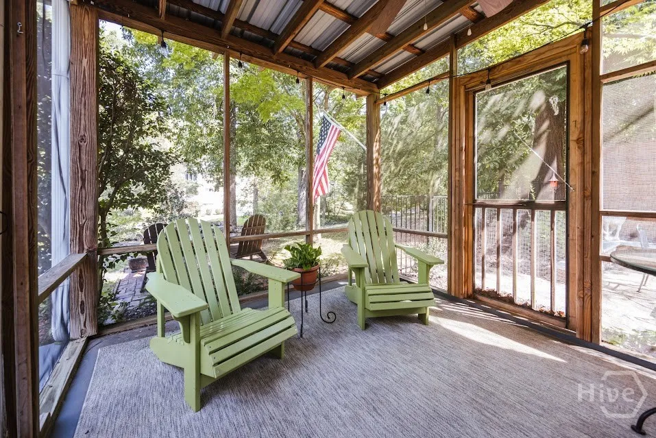 403 Parkway Drive Athens, GA 30606