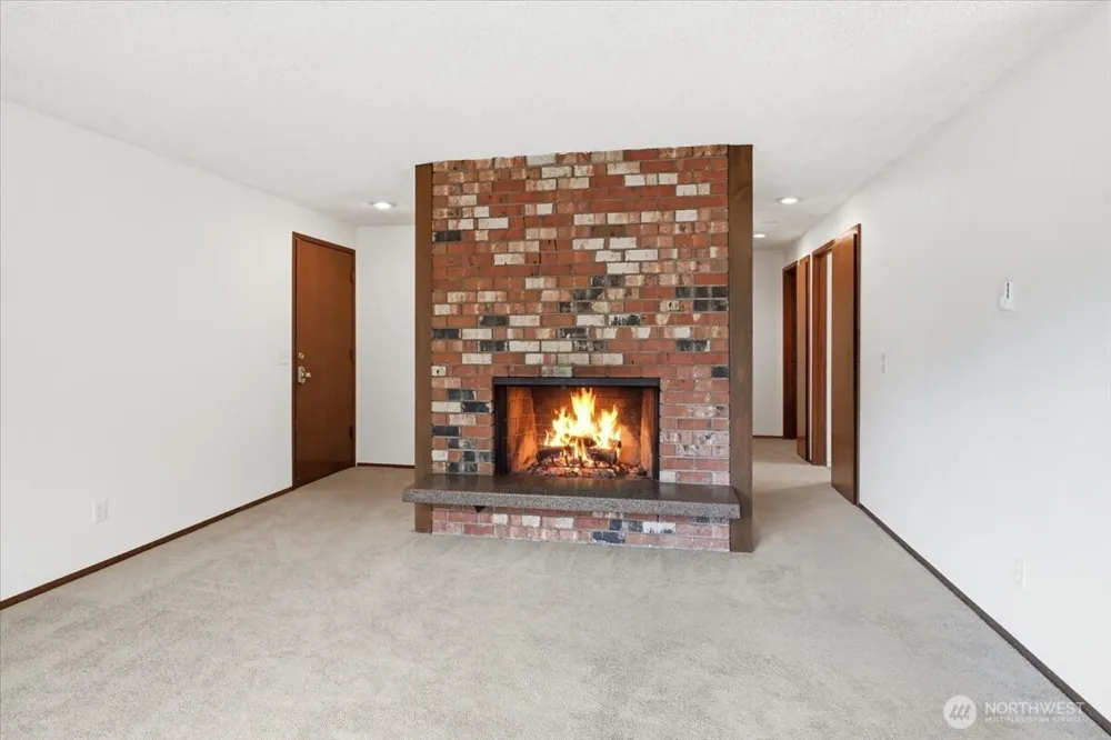 19433 28th Avenue NE #D Lake Forest Park, WA 98155