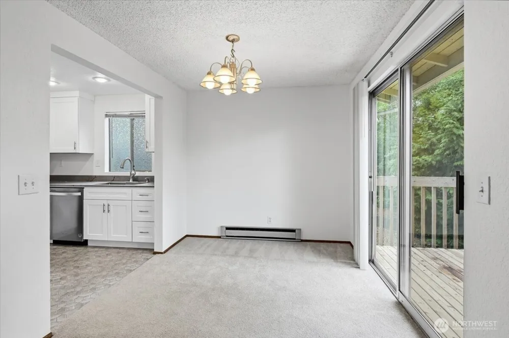 19433 28th Avenue NE #D Lake Forest Park, WA 98155