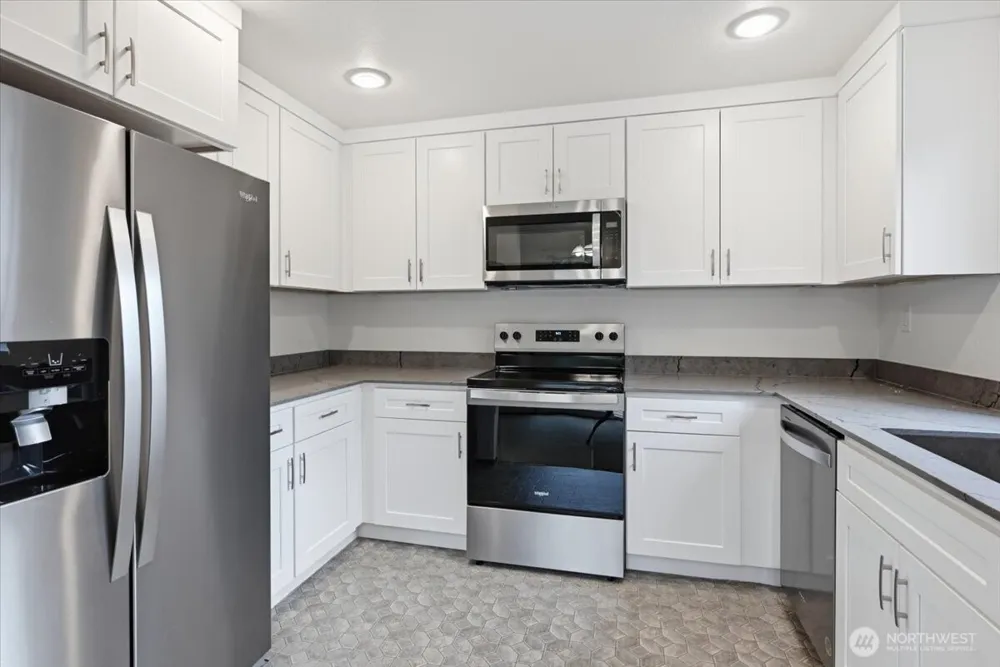 19433 28th Avenue NE #D Lake Forest Park, WA 98155