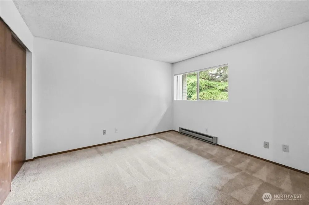 19433 28th Avenue NE #D Lake Forest Park, WA 98155