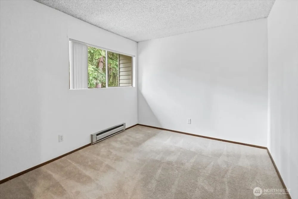 19433 28th Avenue NE #D Lake Forest Park, WA 98155