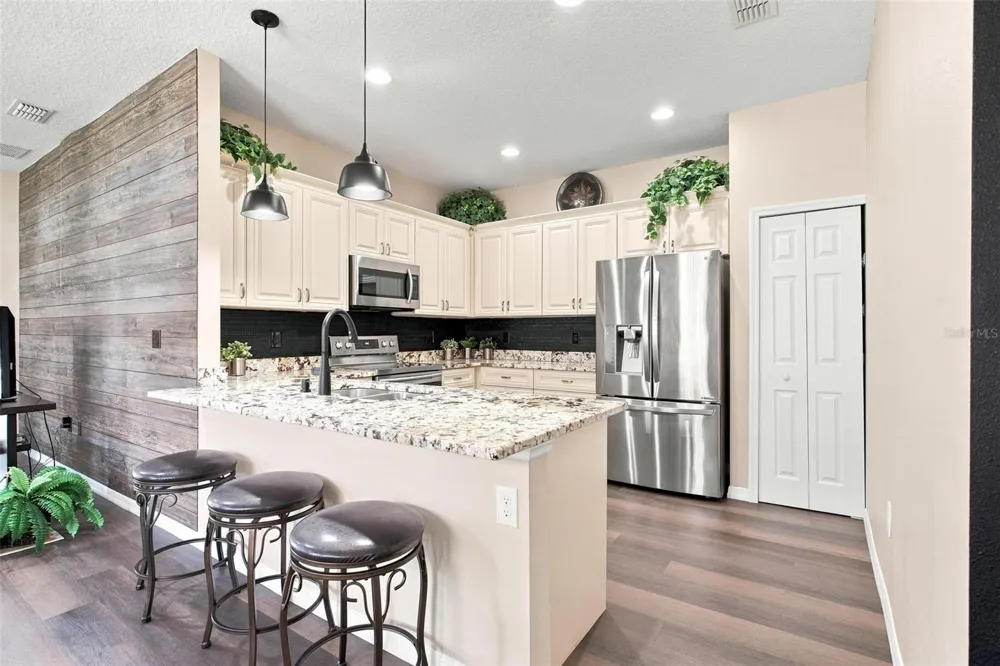 27001 WHITE PLAINS WAY Leesburg, FL 34748